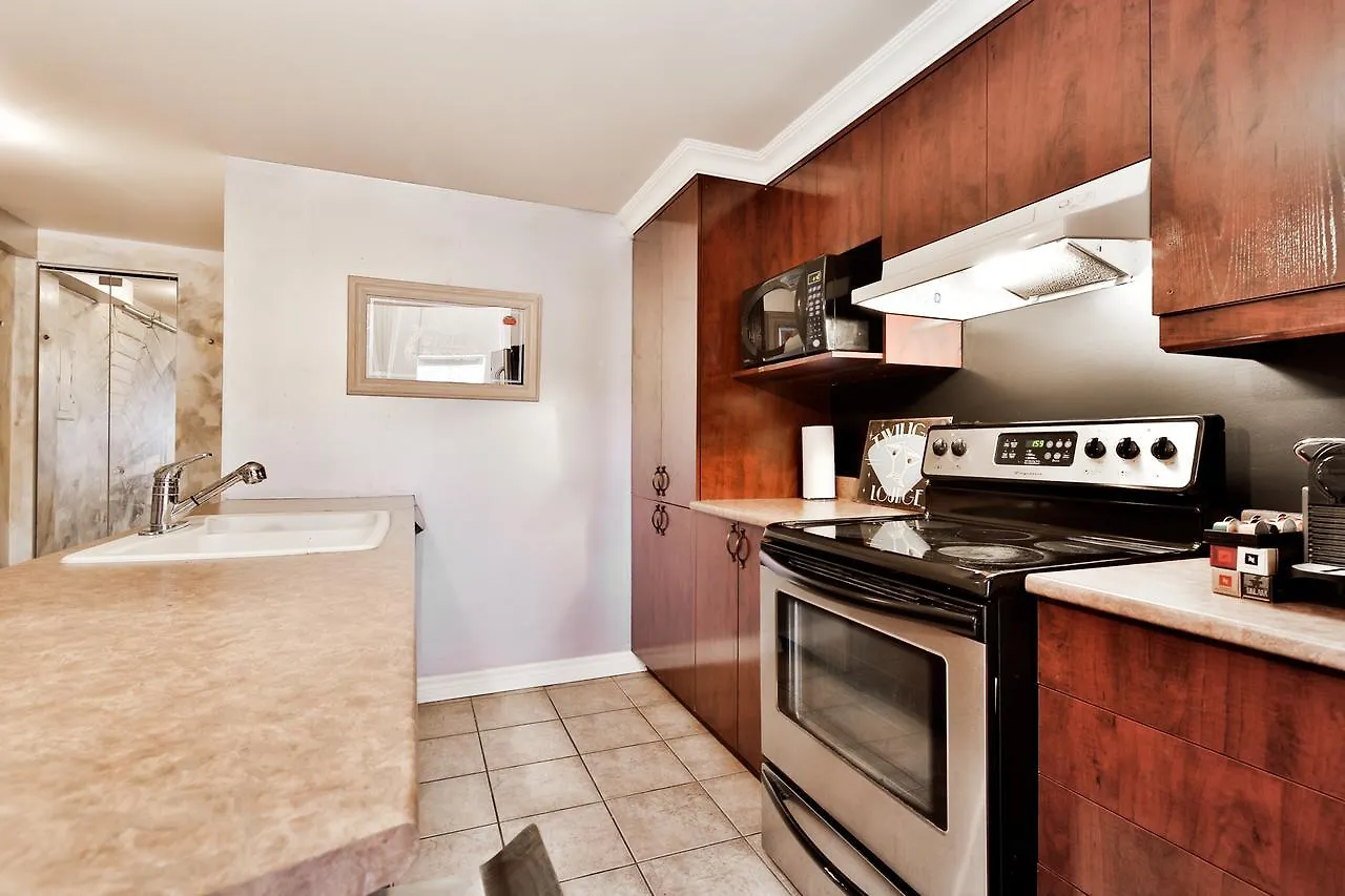 Les Suites Notre-Dame Montreal 0*,  Canada