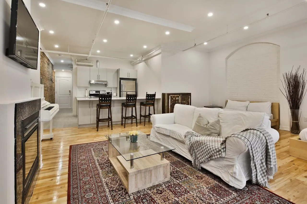 Les Suites Notre-Dame Montreal 0*,  Canada